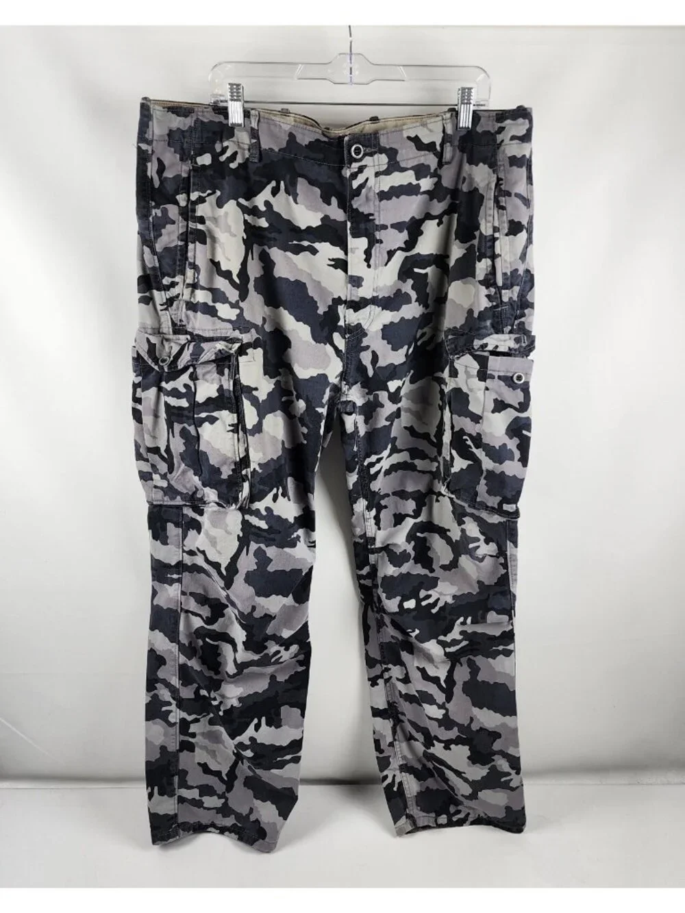 Levis Jeans Mens 40x30 Gray Multi Camo Cargo Straight Leg Denim